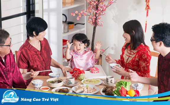 DINH DƯỠNG CHO TRẺ TRONG DỊP TẾT, NHỮNG ĐIỀU CHA MẸ CẦN LƯU Ý