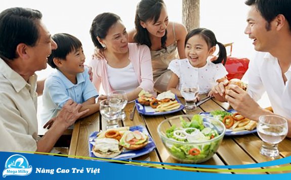 12 Bí Quyết Ăn Uống Lành Mạnh Vào Mùa Hè Cho Cả Nhà